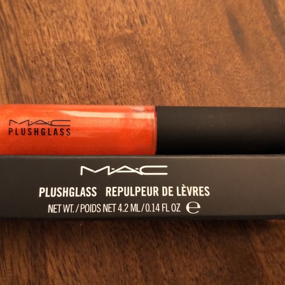 4 for $30  Mac Plushglass in plus luxe - Picture 1 of 3